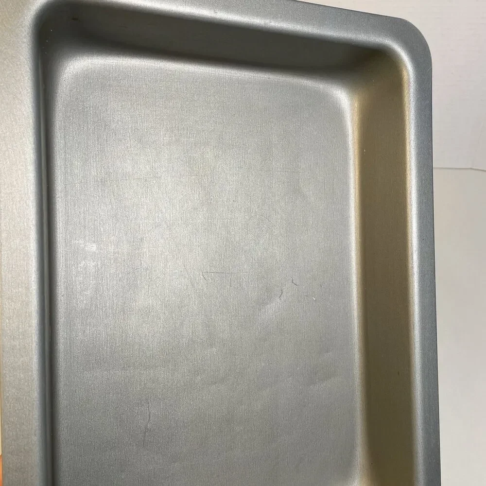 WearEver Air Bake Insulated Lasagna Pan Double Wall 13x9x2-1/4 Brownies Cake